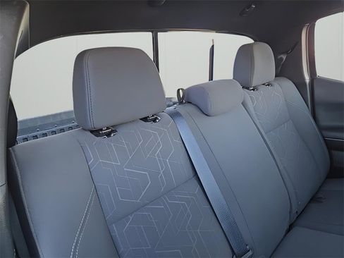 Used 2019 Toyota Tacoma TRD Sport image 16