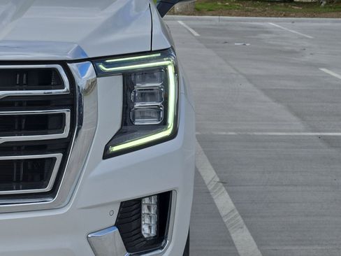 Used 2024 GMC Yukon XL SLT image 11