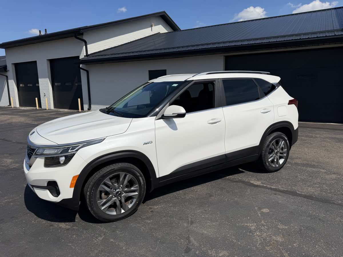 Used 2021 Kia Seltos S AWD/4WD image 2