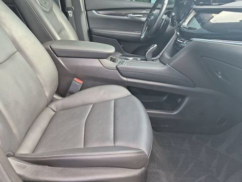 Used 2023 Cadillac XT6 Sport w/ Technology Package AWD/4WD image 18