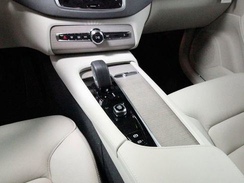 Certified 2025 Volvo XC90 B6 Plus w/ Protection Package Premier image 14