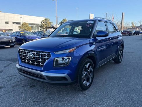 Certified 2025 Hyundai Venue SEL image 1