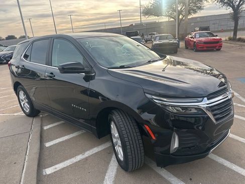 Used 2023 Chevrolet Equinox LT image 3
