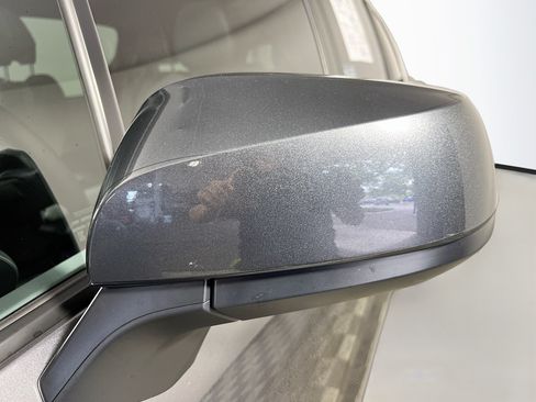 Used 2025 Toyota Sienna XLE FWD image 13