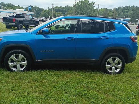 Used 2019 Jeep Compass Latitude w/ Cold Weather Group AWD/4WD image 4