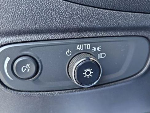 Used 2022 Chevrolet Equinox LT AWD/4WD image 25