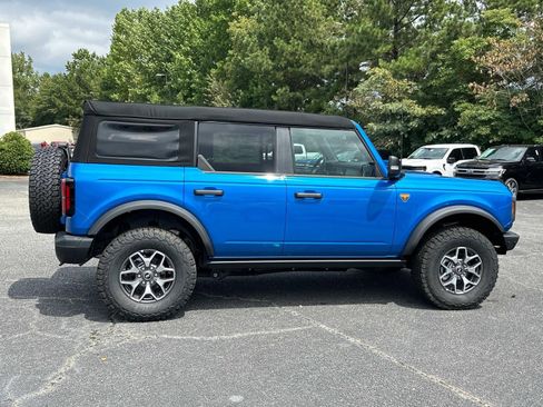 Used 2024 Ford Bronco Badlands image 48