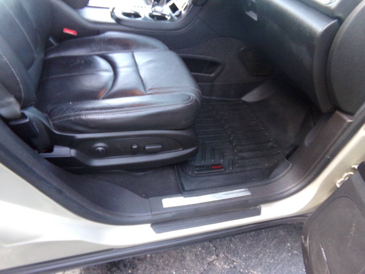 Used 2014 GMC Acadia SLT AWD/4WD image 32
