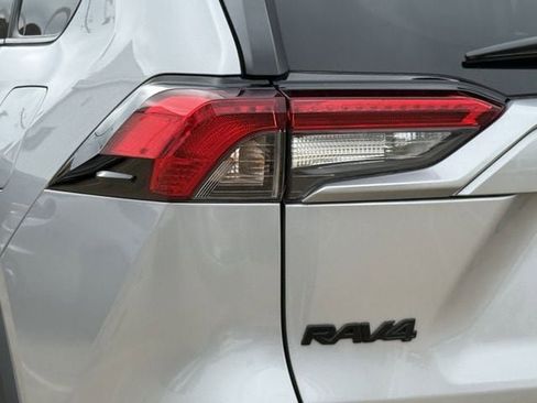 Used 2025 Toyota RAV4 XLE w/ Convenience Package image 7