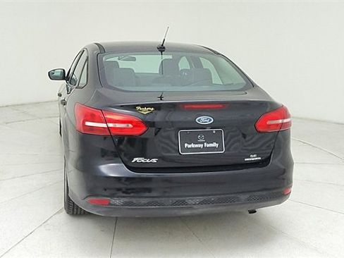 Used 2016 Ford Focus SE image 6