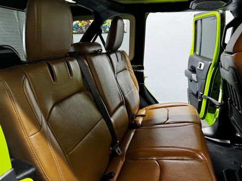 Used 2021 Jeep Wrangler Unlimited Rubicon 4xe w/ Steel Bumper Group image 47