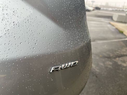 Used 2022 Ford Edge SE image 10