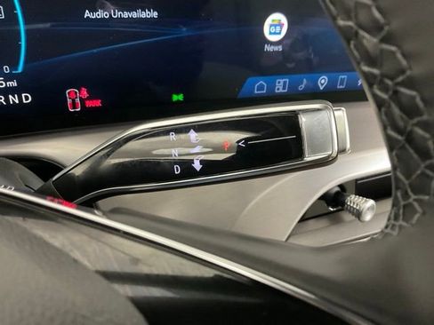 New 2026 Cadillac Vistiq Premium Luxury w/ LPO, Floor Liner Package AWD/4WD image 20