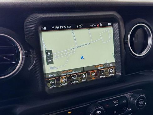 Used 2022 Jeep Wrangler Unlimited Sahara w/ Cold Weather Group image 15