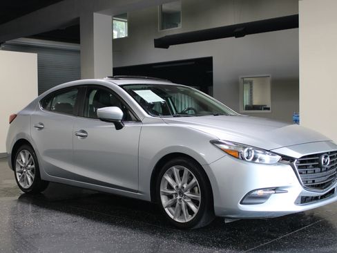 Used 2017 MAZDA MAZDA3 Touring w/ Popular Equipment Package FWD image 1