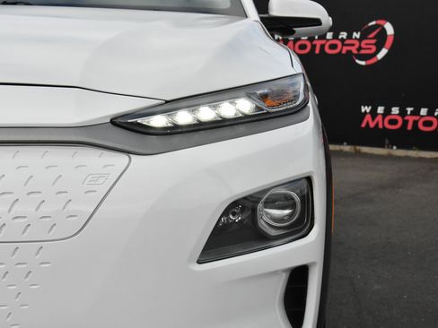 Used 2021 Hyundai Kona Limited FWD image 11