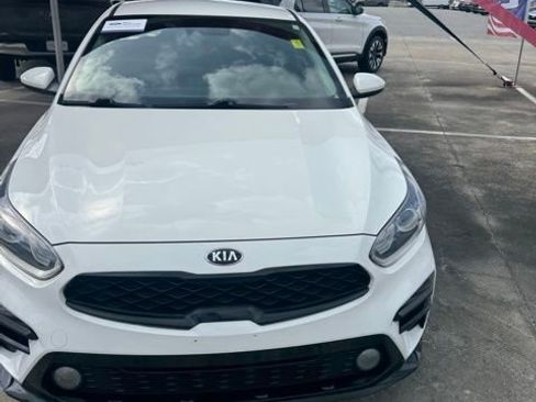 Used 2020 Kia Forte LXS FWD image 2
