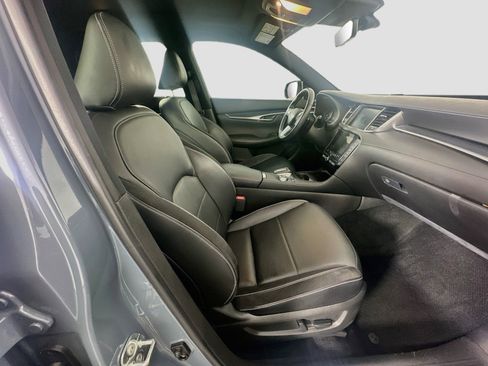 Used 2023 INFINITI QX50 Sport FWD image 32