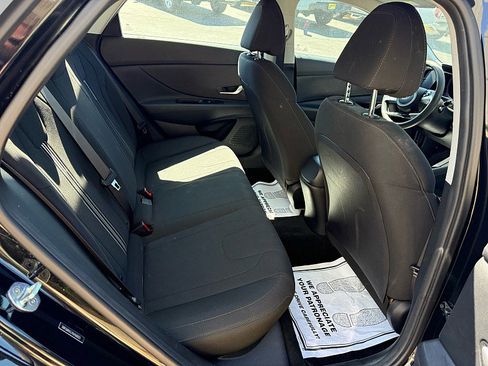Used 2022 Hyundai Elantra SEL FWD image 14