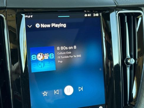 Used 2025 Volvo XC60 B5 Plus image 23