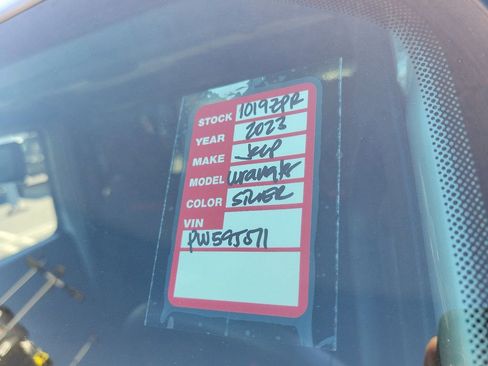 Used 2023 Jeep Wrangler Unlimited Rubicon image 33