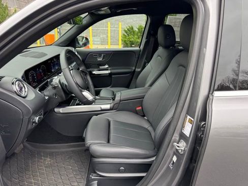 Used 2026 Mercedes-Benz GLB 250 4MATIC image 11