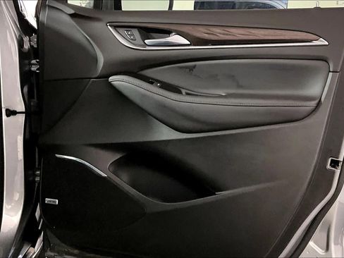 Used 2023 Buick Enclave Avenir image 23