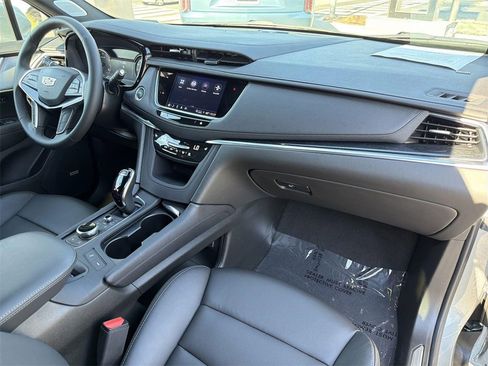 Used 2025 Cadillac XT5 Premium Luxury image 36