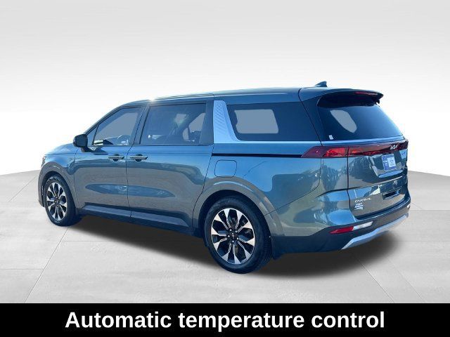 Used 2024 Kia Carnival EX FWD image 4