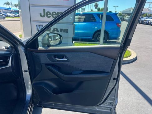 Used 2022 Nissan Rogue SV FWD image 34