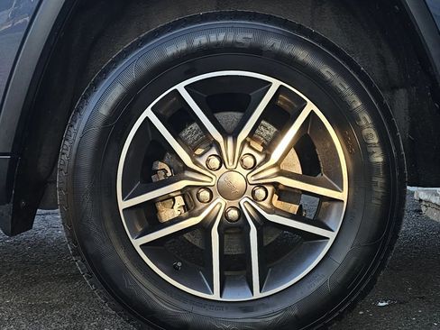 Used 2020 Jeep Grand Cherokee Limited image 6