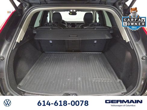 Used 2023 Volvo XC60 B5 Plus AWD/4WD image 25