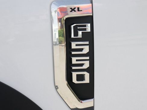 Used 2017 Ford F550 XL image 39
