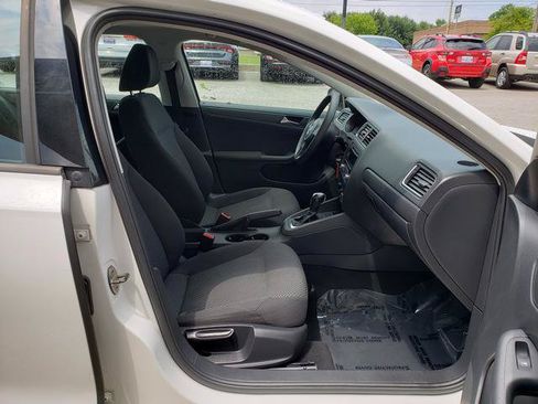 Used 2012 Volkswagen Jetta S FWD image 18