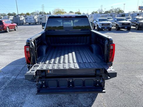 Used 2024 GMC Sierra 3500 Denali w/ Technology Package image 21