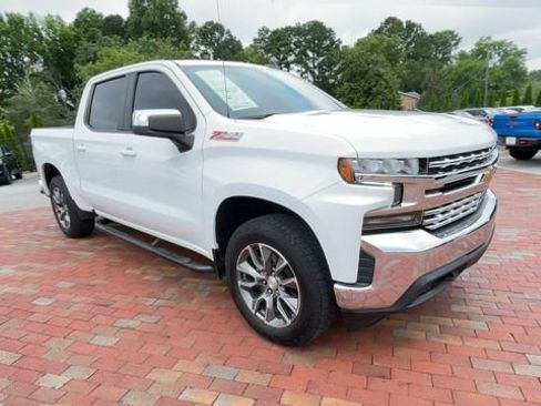 Used 2021 Chevrolet Silverado 1500 LT AWD/4WD image 3