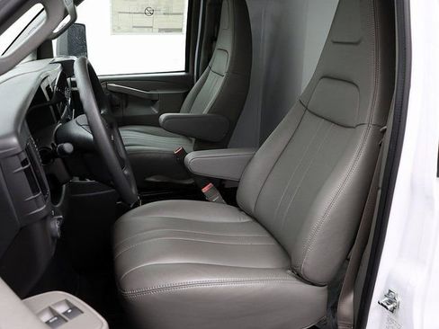 New 2025 GMC Savana 3500 Work Van w/ Power Convenience Package image 9