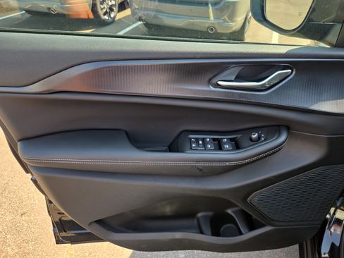 New 2025 Jeep Grand Cherokee L Laredo RWD image 5