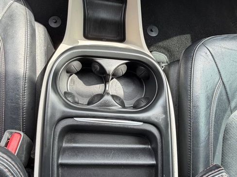 Used 2019 Chrysler Pacifica Touring-L image 24