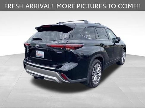 Certified 2026 Toyota Highlander Platinum AWD/4WD image 5