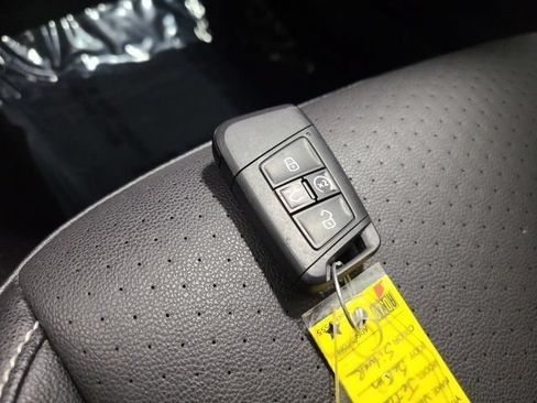 Used 2024 Volkswagen Jetta SE FWD image 30
