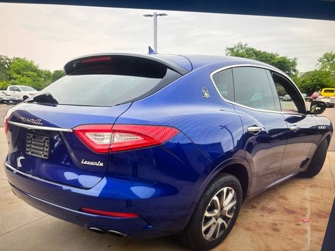 Used 2019 Maserati Levante AWD/4WD image 3