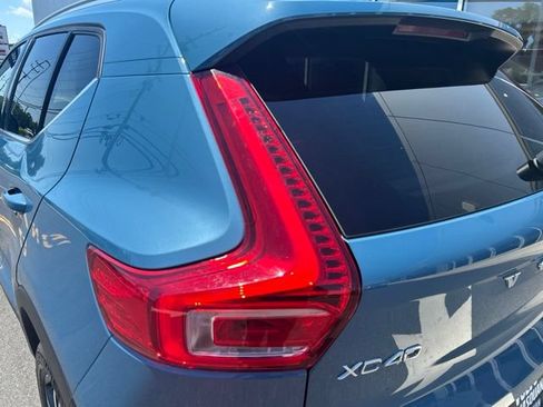 Used 2025 Volvo XC40 B5 Core AWD/4WD image 10