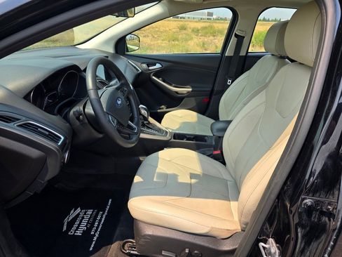 Used 2018 Ford Focus Titanium FWD image 11
