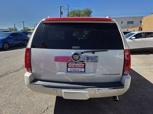 Used 2014 Cadillac Escalade ESV Luxury AWD/4WD image 2