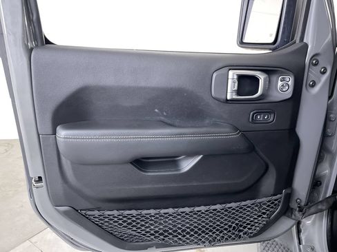 Used 2020 Jeep Wrangler Unlimited Sahara AWD/4WD image 10
