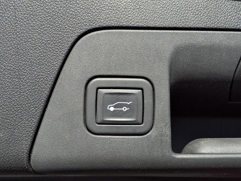 Certified 2022 Buick Envision Avenir w/ Technology Package II image 28