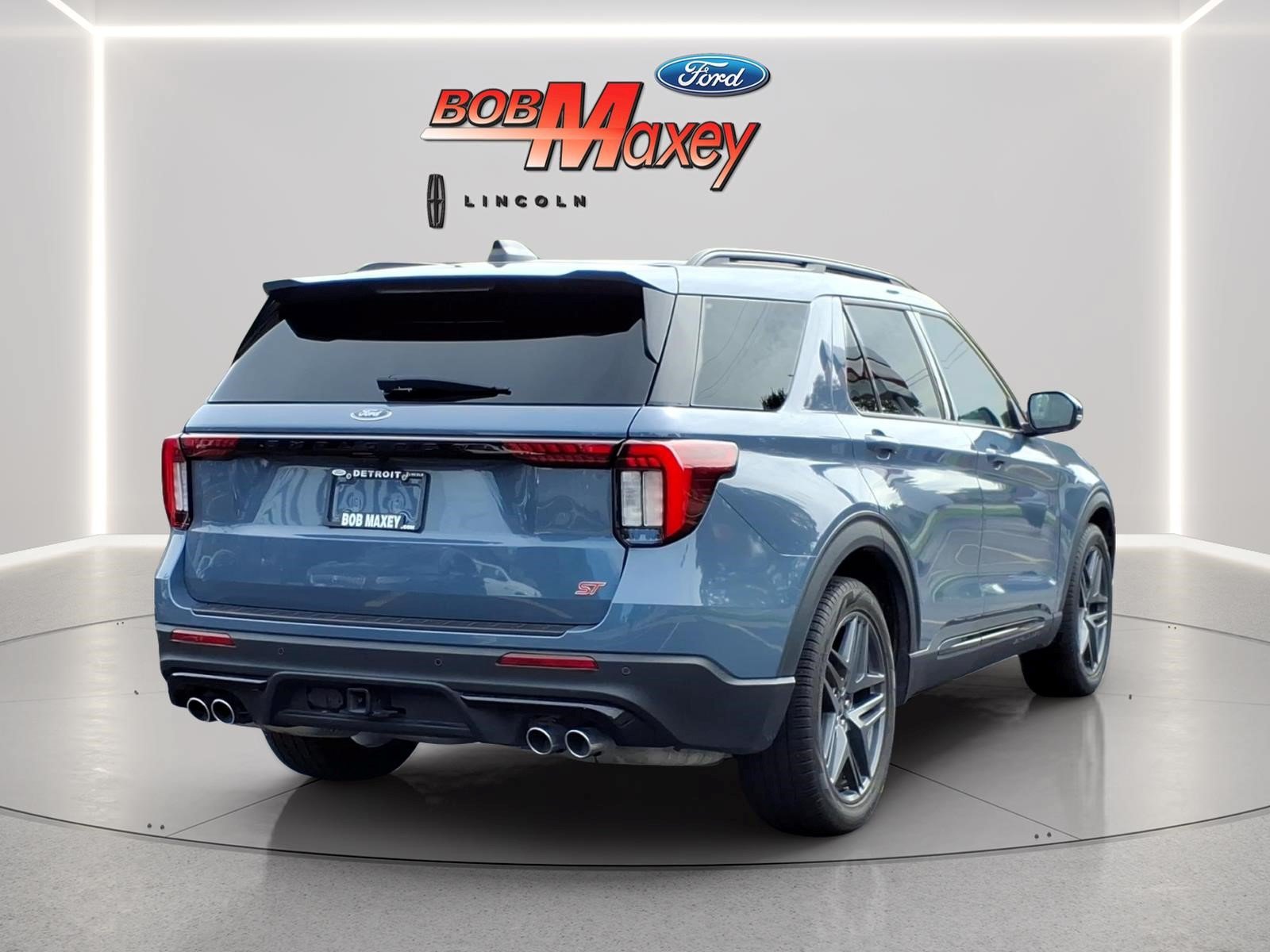 Used 2025 Ford Explorer ST w/ Sun And Sound Package AWD/4WD image 4