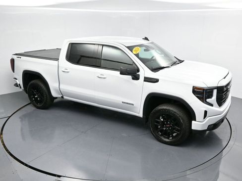 Used 2024 GMC Sierra 1500 Elevation image 32