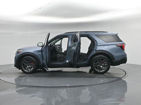 Certified 2025 Ford Explorer ST w/ Sun And Sound Package AWD/4WD image 41